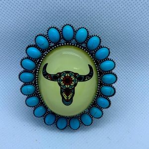 Turquoise and cow skull western phone grip & stand